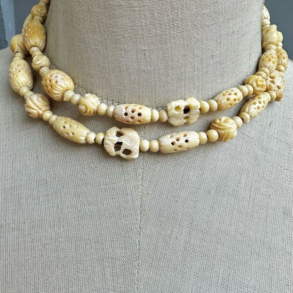 Vintage  bone beaded necklace